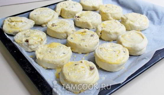 булочки с творогом в сметанной заливке