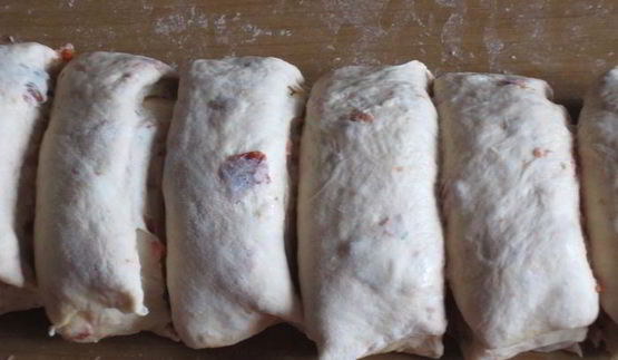 булочки с вялеными помидорами