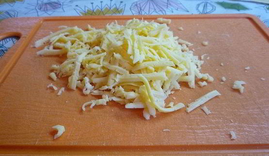 булочки-улитки с ветчиной, сыром и укропом