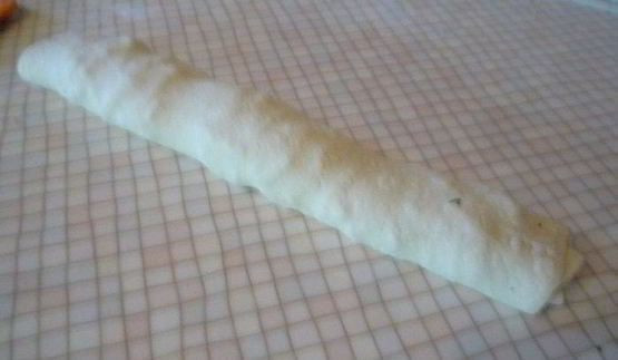 булочки-улитки с ветчиной, сыром и укропом