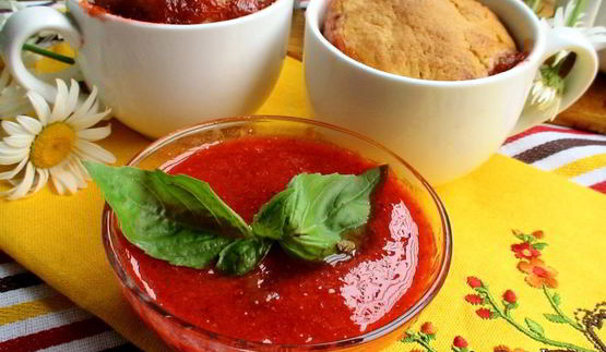 булочки, запеченные в соусе из ревеня