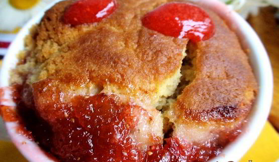 булочки, запеченные в соусе из ревеня