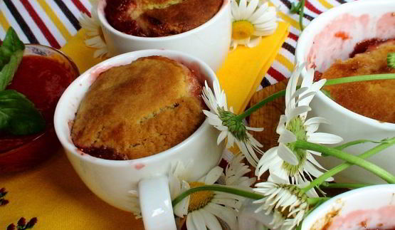 булочки, запеченные в соусе из ревеня