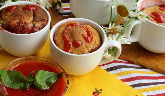 булочки, запеченные в соусе из ревеня