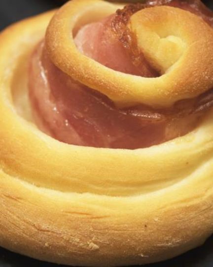 Рецепт булочек-завитушек с беконом