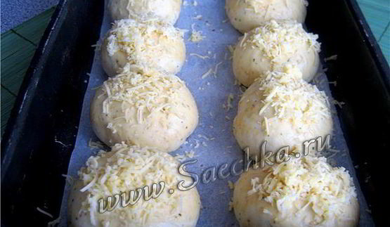 хлебные сырные булочки