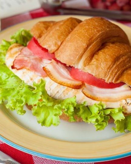 Рецепт круассана с курицей гриль