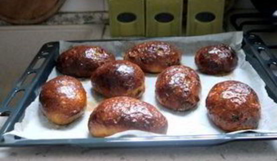 маритоцци — воздушные булочки со взбитыми сливками