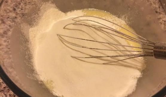 нежные булочки со сметаной и изюмом