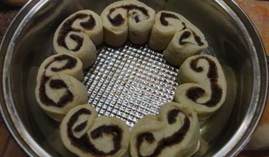 плюшки с корицей в сахарной глазури