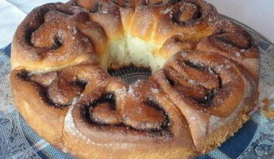 плюшки с корицей в сахарной глазури