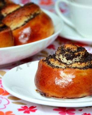 Плюшки с маком из дрожжевого теста