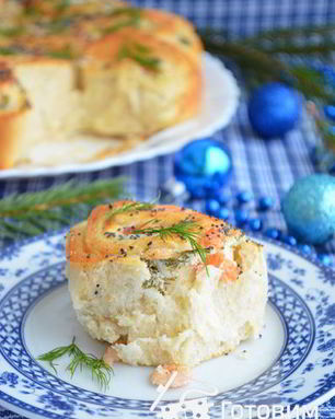 Праздничные булочки с копченым лососем и креветками