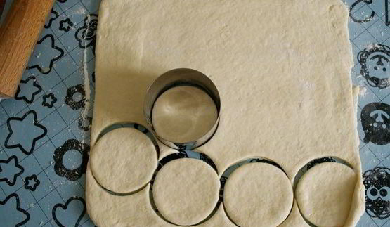 слоистые булочки универсальные