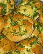 Сырные пампушки с чесноком