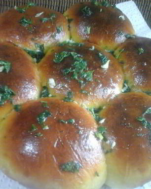 Тыквенно-чесночные пампушки с мясной начинкой