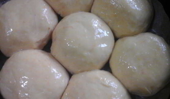 тыквенно-чесночные пампушки с мясной начинкой