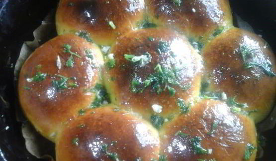 тыквенно-чесночные пампушки с мясной начинкой