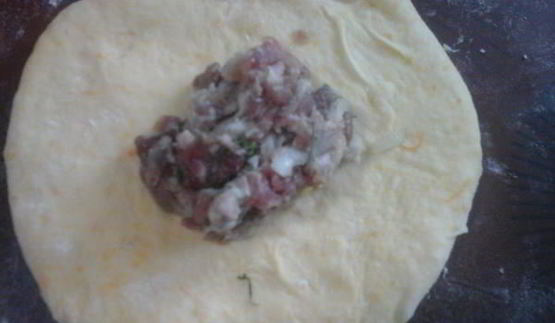 тыквенно-чесночные пампушки с мясной начинкой