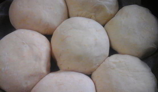 тыквенно-чесночные пампушки с мясной начинкой