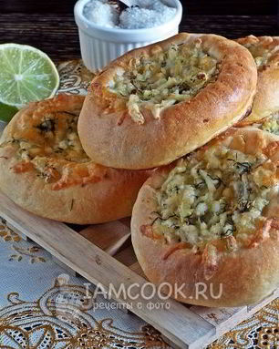 Ватрушка с сыром и яйцом