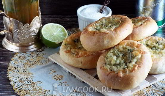 ватрушка с сыром и яйцом