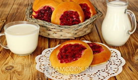 ватрушки с брусникой