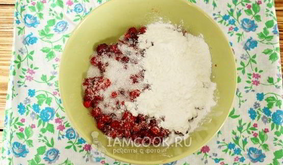 ватрушки с брусникой