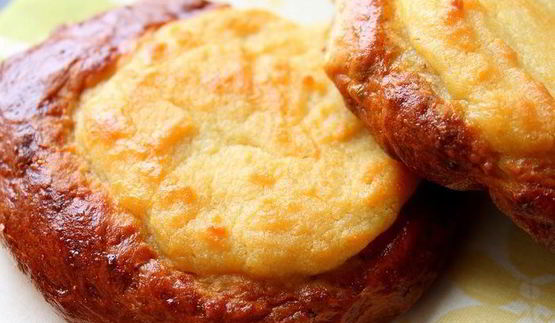 ватрушки с творогом на ореховом тесте