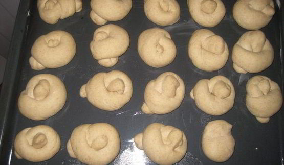 закусочные булочки с зеленью и чесноком