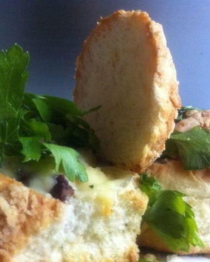 Рецепт завтрака в булочке