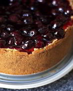 Чизкейк Нью-Йорк с вишней и крекером