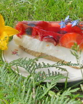 Чизкейк с фруктами и желе