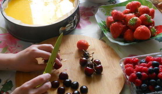 чизкейк с фруктами и желе