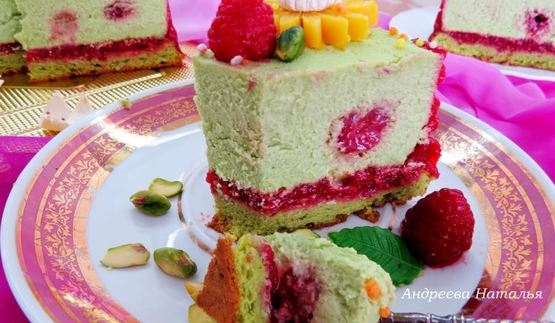 фисташковый чизкейк с малиной