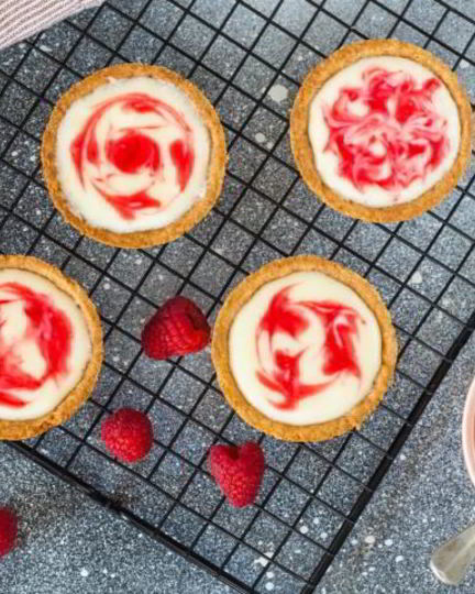 Рецепт мини-чизкейков с малиной