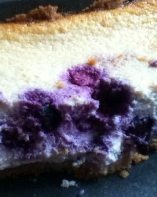 Неправильный чизкейк с черникой