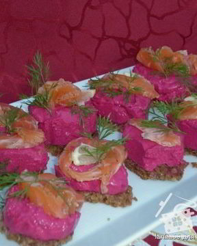 Свекольный чизкейк с семгой