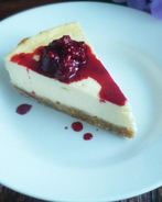 Ванильный чизкейк с малиновым соусом