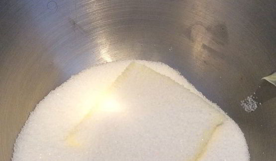 банановый кекс с маком и лимонной глазурью