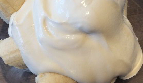 банановый кекс с маком и лимонной глазурью