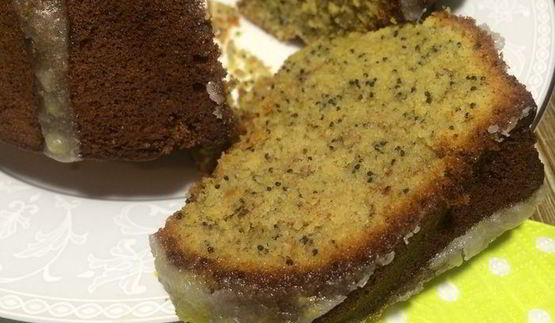 банановый кекс с маком и лимонной глазурью