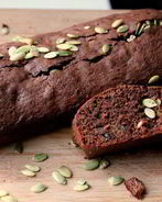 Гречишный кекс с шоколадом, изюмом и тыквенными семечками