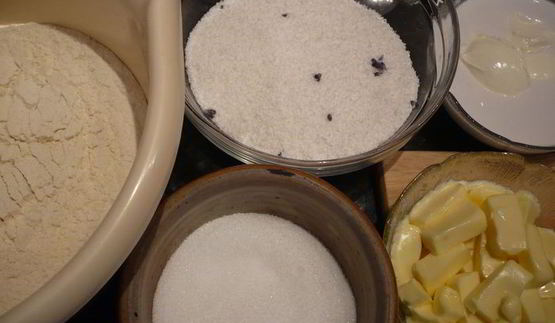 грушево-черничный кекс маленькое черное с кокосом и лавандой