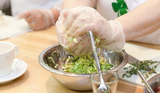 кабачковый кекс с козьим сыром