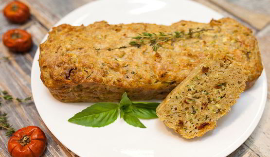 кабачковый кекс с козьим сыром