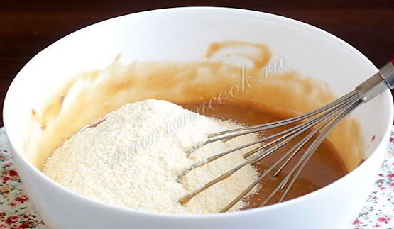 карамельный кекс на кукурузной муке