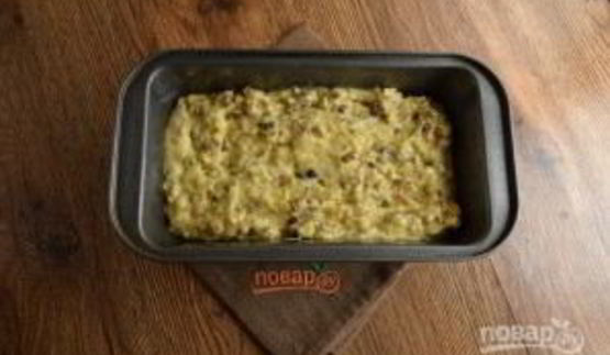 кекс лакомка с изюмом и орехами