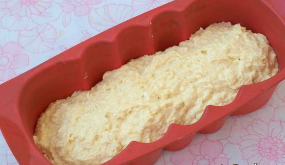 кекс с белым шоколадом и кокосовой стружкой