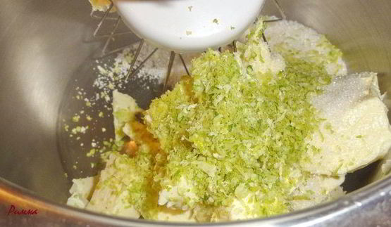 кекс с белым шоколадом и лаймом